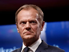 Premier wprowadził 2. i 3. stopień alarmowy. W szkołach zakaz wstępu, na kolei wyższy poziom ochrony
