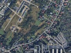 Ten łącznik mógłby odciążyć wąskie ulice Dąbrowy Narodowej, ale miasto nie jest właścicielem wszystkich działek