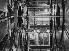 CERN przechodzi na Debiana. Wcześniej korzystali z Red Hata