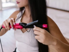 Prostownica, która nie niszczy włosów? Te niedrogie modele warto mieć na oku