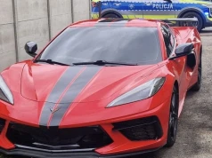 Kupił tablice do Corvette i ruszył na przejażdżkę. Grozi mu nawet 5 lat więzienia