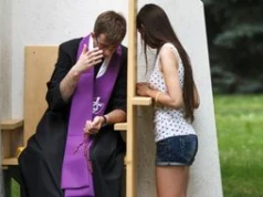 Z tych grzechów nie rozgrzeszy "zwykły" ksiądz. "Nie ma podstaw"