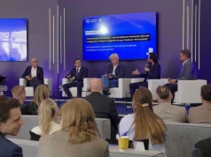 "Zobaczyliśmy ChatGPT i zrobiliśmy kolejnego czatbota". Gorzka lekcja dla Europy