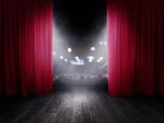 Narodowe Czytanie 2026 w Bobowej. "Dziady" Mickiewicza ożyły na scenie. Mroczne misterium zachwyciło publiczność.