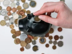 VeloBank: 25 proc. Polaków nie ma złotówki oszczędności. A 14 proc. odłożyło już ponad 100 tys. zł