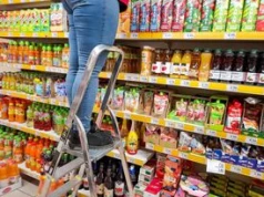 Przebadali musy m.in. z Lidla i Biedronki. We wszystkich są pestycydy