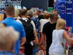 Carrefour oddaje klientów AI. Karol pobił rekord