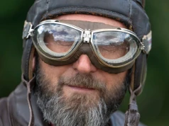 Na co dzień jest stolarzem. Po godzinach odnawia zabytkowe motocykle: "To jak wskrzesić 100-letniego nieboszczyka"