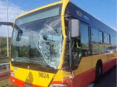Kierujący autobusem miejskim wjechał w dwa busy na Trasie Salomea-Wolica