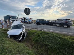 Pijany kierowca Infinity zderzył się z innym autem, a następnie wjechał czołowo w kolejne