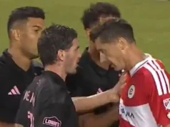Lewandowski zaatakowany na meczu! "Kim ty jesteś, głupku?" Natychmiastowa reakcja kibiców
