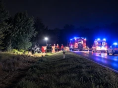 Nocna tragedia w Wielkopolsce. Nie żyje 18-latka. Pojazd wypadł z drogi