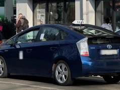 Naklejki pojawią się na krakowskich taksówkach. Mają przypominać pasażerom o ciszy po godz. 22