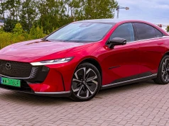 Tak jeździ nowa Mazda 6e. Trudno nie polubić tego auta