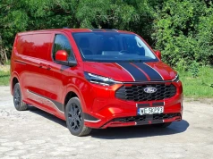 Ford Transit Custom PHEV zaskakuje oszczędnością. Czy hybryda może być alternatywą dla diesla?