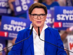 Beata Szydło dobrze wie, co robi z pieniędzmi. Nie ograniczyła się do jednego rozwiązania
