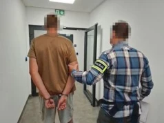 Wiązowna: Jeździł w kółko po rondzie. 30-letni mężczyzna miał blisko 2,7 promila i sądowy zakaz