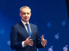Politycy bezkarnie sieją fake newsy. Gawkowski: „trzeba wskazywać ich palcem”