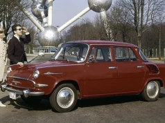 Ta Skoda przez lata była wrostem. Żółte tablice jej nie uratowały