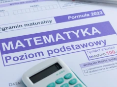 CKE podsumowała tegoroczną maturę. Wynik zmienił się po sierpniowych poprawkach