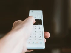 Telewizja bez ludzi. AI przejęła antenę na 24 godziny