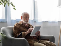 Seniorzy zmieniają przyzwyczajenia. ZUS pokazał dane z Warmii i Mazur