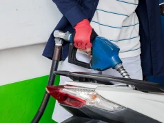 "Prawdziwe źródło niepokoju". Pokolenie Z ma nietypowy problem na stacjach paliw