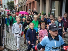 V Świdnicki Bieg Orląt Lwowskich. Uczniowie uczcili pamięć młodych obrońców Lwowa