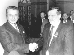 Wałęsa odpowiada Korwinowi. Problem w tym, że dokumenty nie chcą się zgodzić z jego wersją historii