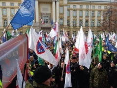 Związki mundurowe grożą wznowieniem protestu. Dają szefowi MSWiA siedem dni