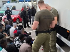 35 imigrantów ukrytych w chłodni. Straż Graniczna zatrzymała ciężarówkę na A2