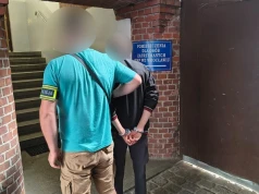 Odbierał z bankomatu łup z oszustw internetowych, zauważył go policjant