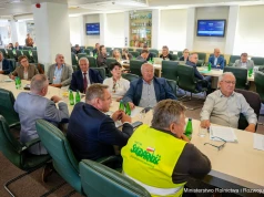 Rolnicy płacą, minister mówi o „przepalaniu pieniędzy”. Będą zmiany