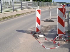 Pat na Osiedlu Bukowym. Zapadnięta jezdnia na Zielonego Dębu drugi miesiąc czeka na naprawę
