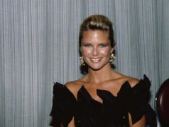 72-letnia topmodelka Christie Brinkley po latach wróciła na wybieg: „Chcę, żeby inne kobiety wiedziały, że nie warto bać się starzenia”