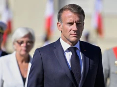 "Pogarszająca się sytuacja międzynarodowa". Emmanuel Macron zwołał naradę