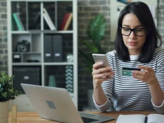 Zakupy online po polsku. 53 proc. zamówień w ciągu dnia, BLIK zdecydowanie najpopularniejszy