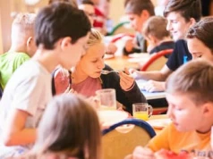 Fasolowa hipokryzja. Kto chce głodzić dzieci w szkolnych stołówkach?