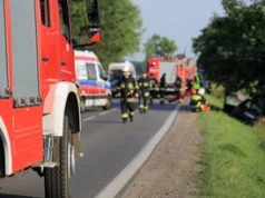 Wypadek na krajowej "10" pod Stargardem. Zderzyły się ciężarówka i samochód osobowy