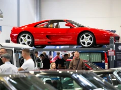 Poznań: około 1 tys. klasyków na 10. Retro Motor Show