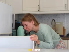 Zjadasz obiad, a godzinę później znów zaglądasz do lodówki? Oto powody