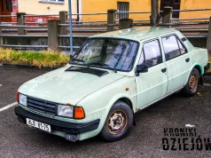 Dlaczego drzwi w Syrenie otwierały się w tę stronę? Prawda o „kurołapce”, która bawi do dziś