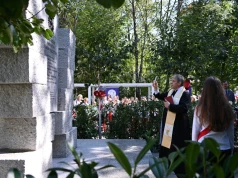 Ofiary sowieckiej okupacji pominięto na pomniku. IPN zmienił tablicę w Prokocimiu (Galeria)