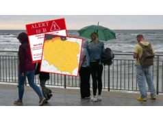 Ostrzeżenia w całej Polsce. Dla Wybrzeża wydano też alert RCB