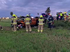 Skoda dachowała, kierowca zabrany do szpitala