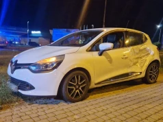 Wjeżdżając na rondo przy Makro zlekceważyła znak stop. Doprowadziła do zderzenia dwóch aut