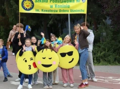 Kolorowy korowód na ulicach Konina. SP3 uczciła swoich patronów