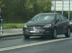 Nagi mężczyzna z maczetą biegał po Cieszyńskiej. Policja użyła tasera