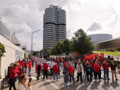 Europejska motoryzacja na zakręcie. 100 tysięcy osób wyszło na ulice, żądając ochrony rynku