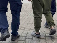 Przyjechali mu pomóc, a on zaatakował medyków z karetki